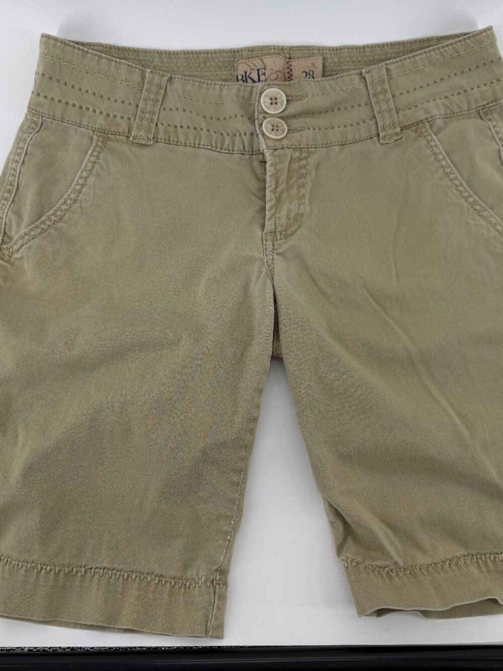 Vintage BKE women's Cargo shorts khaki color size 28